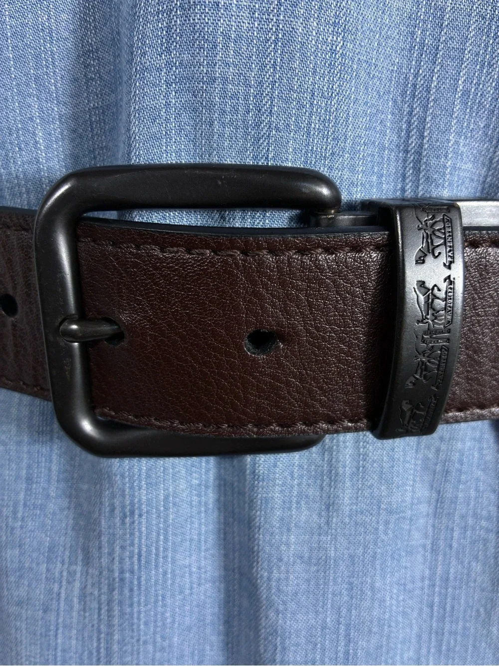 Levi's Mens Reversible Belt Sz 34-M Dark Brown Coated Leather Belt Black Buckle